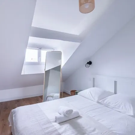 Le Bourbonnais ~ Mansarde ~ Arrivee Autonome Apartment