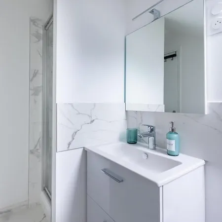 Apartment Le Bourbonnais ~ Mansarde ~ Arrivee Autonome *